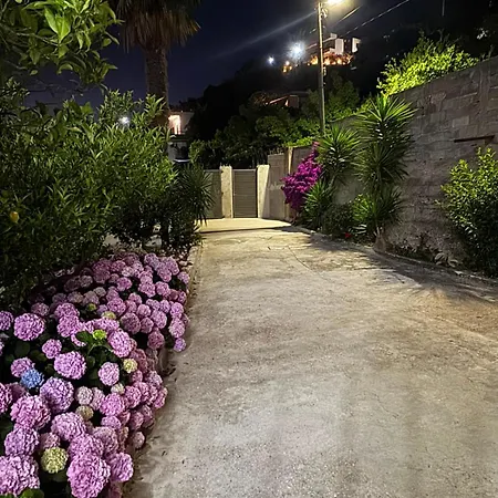 Sunny House 게스트하우스 Vlorë